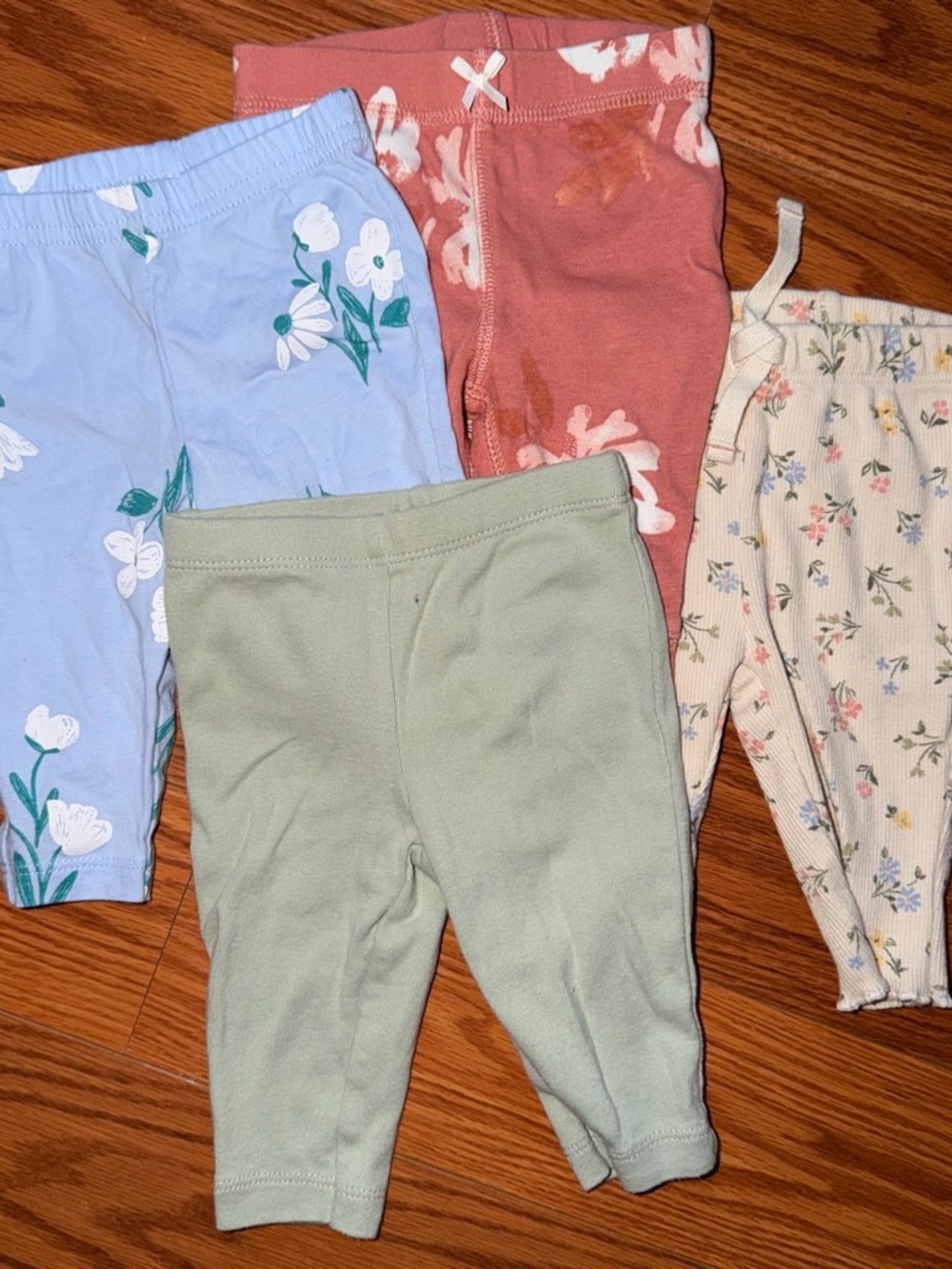 Carter’s set of 5 baby girls’ Leggings